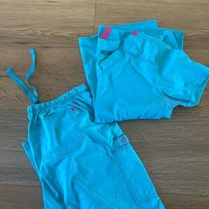 Wonderflex teal scrub set